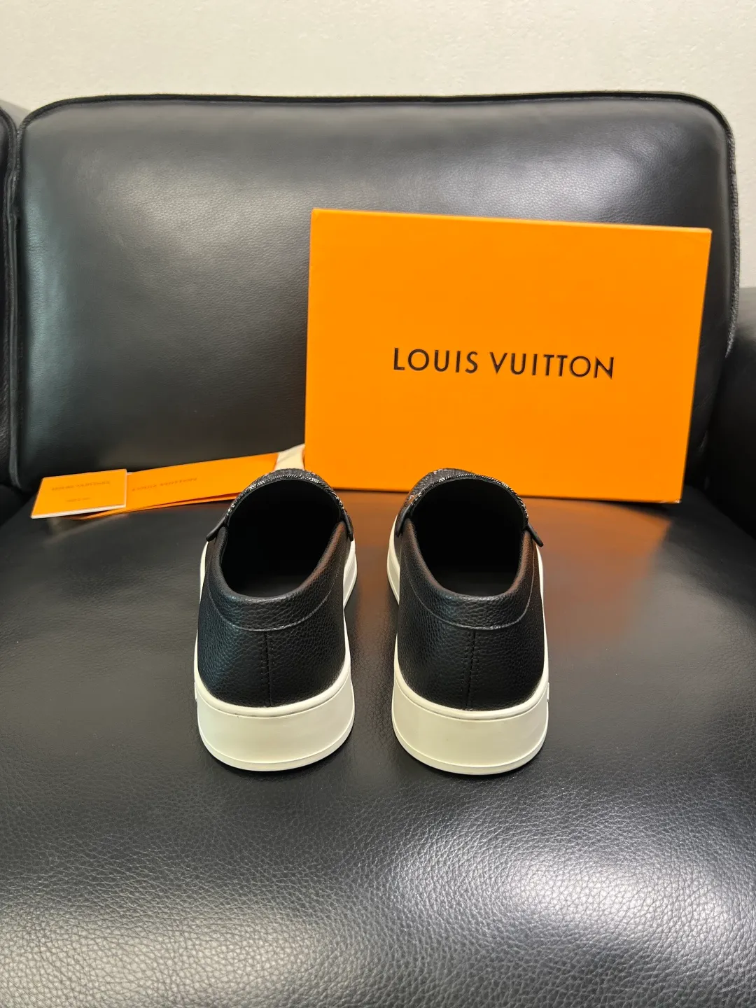 Men's shoes 💰720 Lv high quality top crafts Louis Vuitton, sports sneakers counter synchronization, uppers imported from Italy, high quality splicing colorful complex crafts, imported mesh pads soft and comfortable, soles: original soles specially provided by the original factory, T men's shoes 💰U exclusive movable molded soles super comfortable, original factory single goods, code number 38-44 (customized 45)